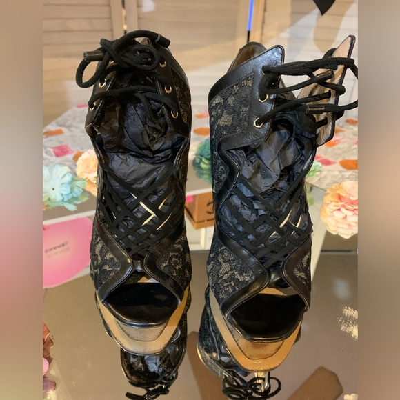 GUC!!Nicholas Kirkwood laced sandals.🎀 - Picture 3 of 16